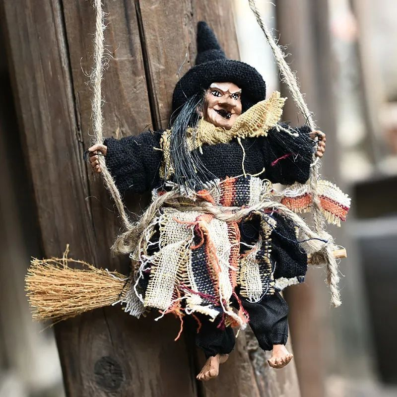 Дверь Хэллоуина висит #1