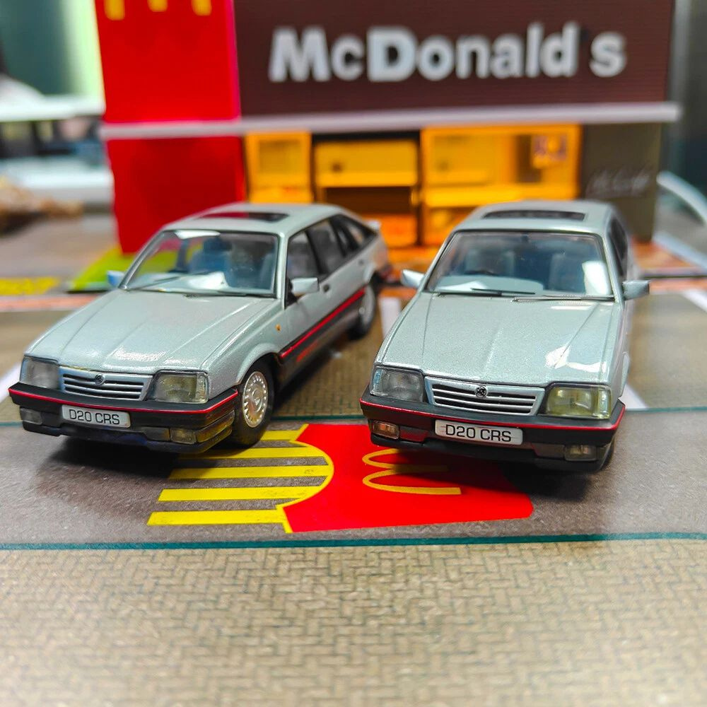 (Вторая рука) Машинка 2Pcs 1/43 Vanguards VAUIHALL CAVALIER MK2 USED UNDER LICENSE Car model #1
