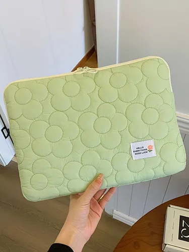 Чехол для планшета, ноутбука сумка, стёганная, мягкая зелёная с цветочками
