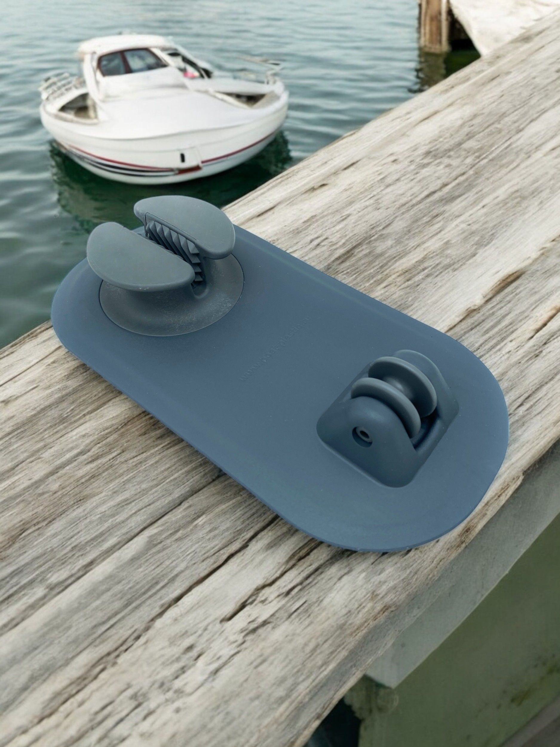 Якорныйрымсроликом(роульсом)длялодкиПВХ,дляфала/шнурадиаметром5-8мм(серый)