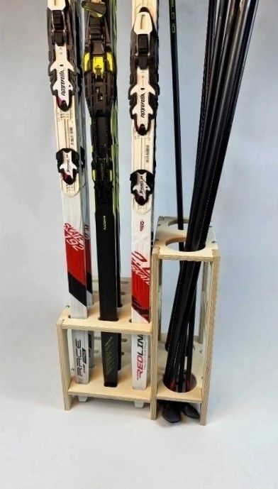 Стойка(тумба)дляхранениябеговыхлыжна6парсячейкамидляпалок