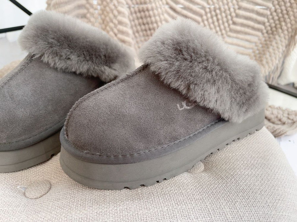 Комплект тапочки + плед UGG #1