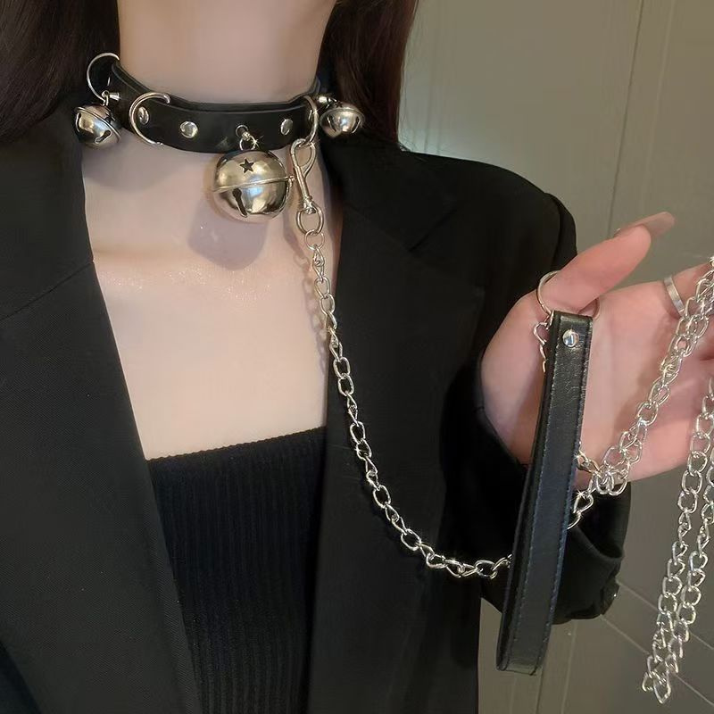 Күйеуінің алдында басқа еркекпен әйелінің орысша порносы Секс оргия, бүкіл отбасы трахает