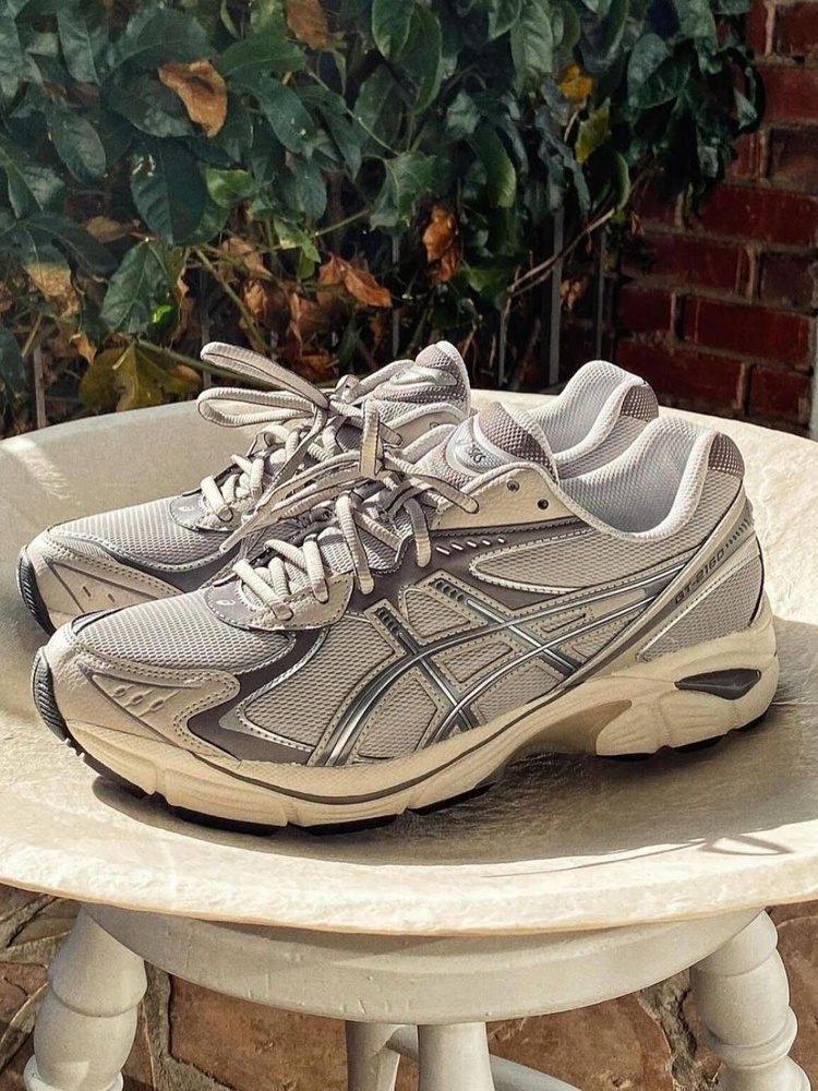Кроссовки ASICS #1