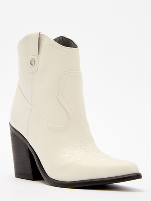 Казаки женские GUESS купить на OZON по низкой цене