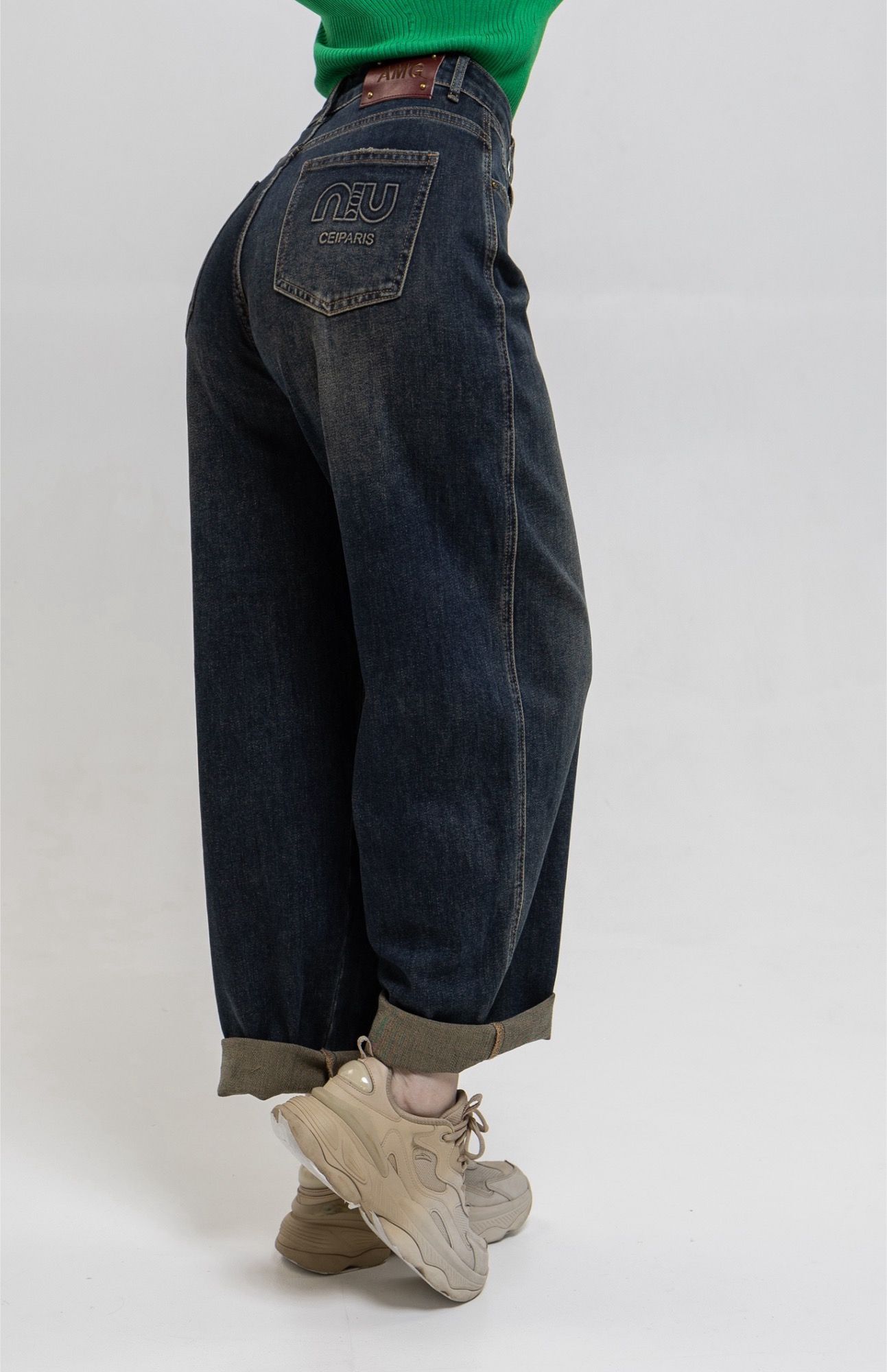 Jingalak sochli porno yulduz