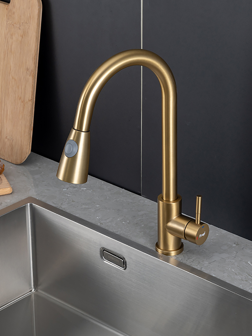 ОднорычажныйсмесительдлякухнисвыдвижнойлейкойFrapF60991-3