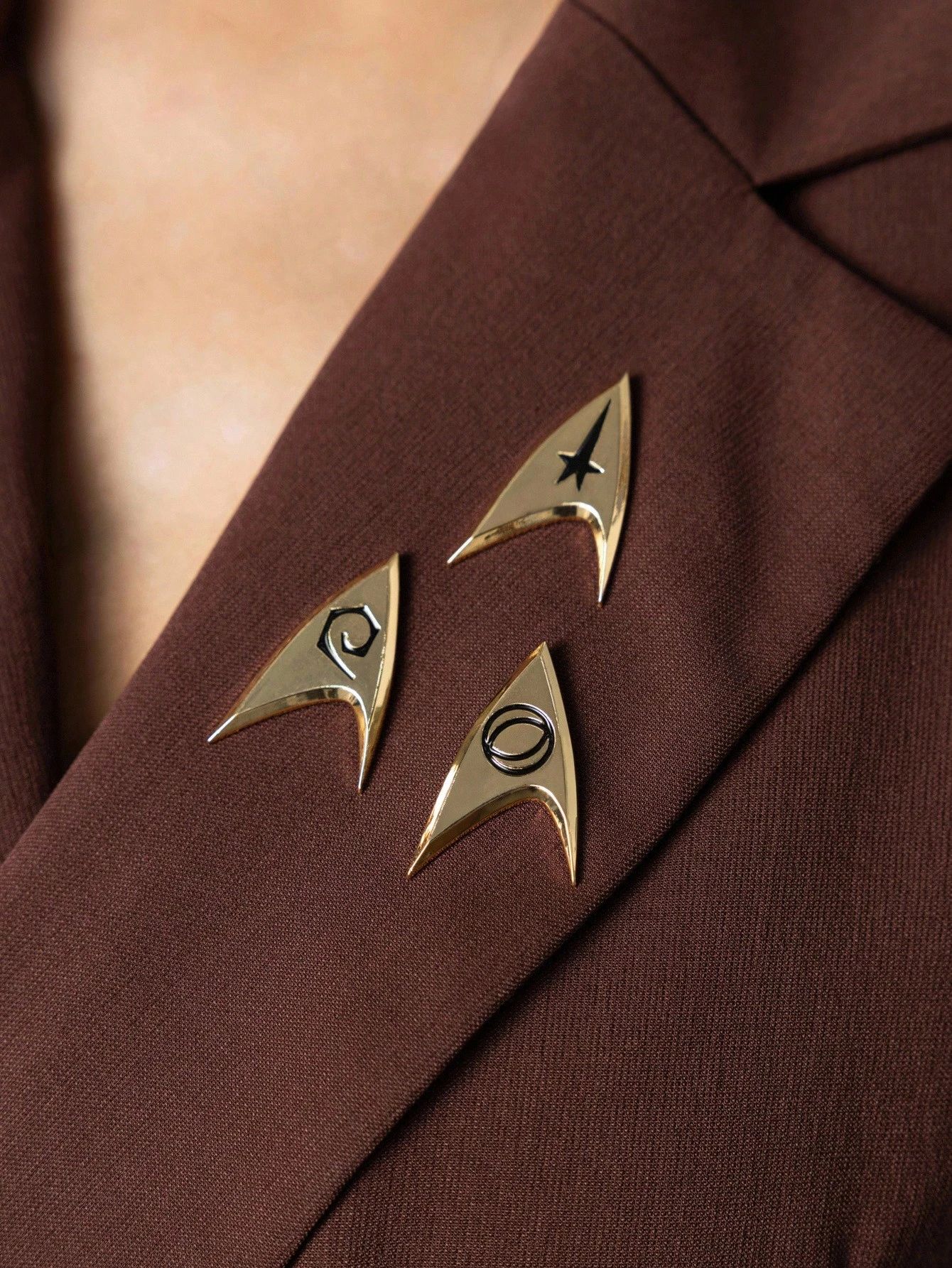 Звёздный путь / Star Trek Набор брошей Знак Капитана (3 шт.)