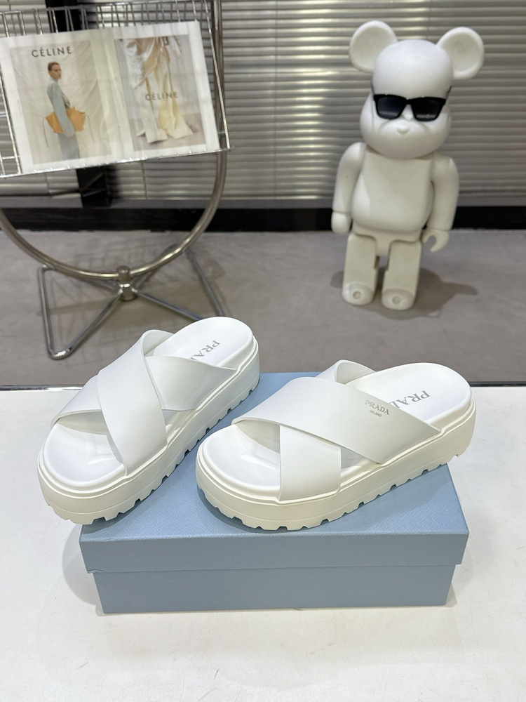 Тапочки Prada #1