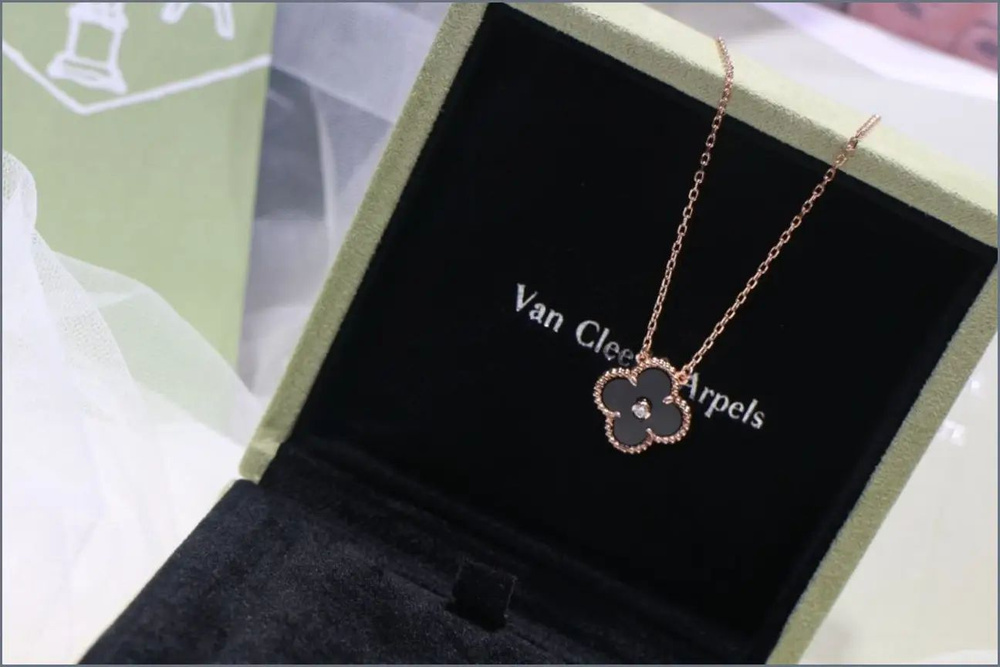 Van Cleef & Arpels Колье #1