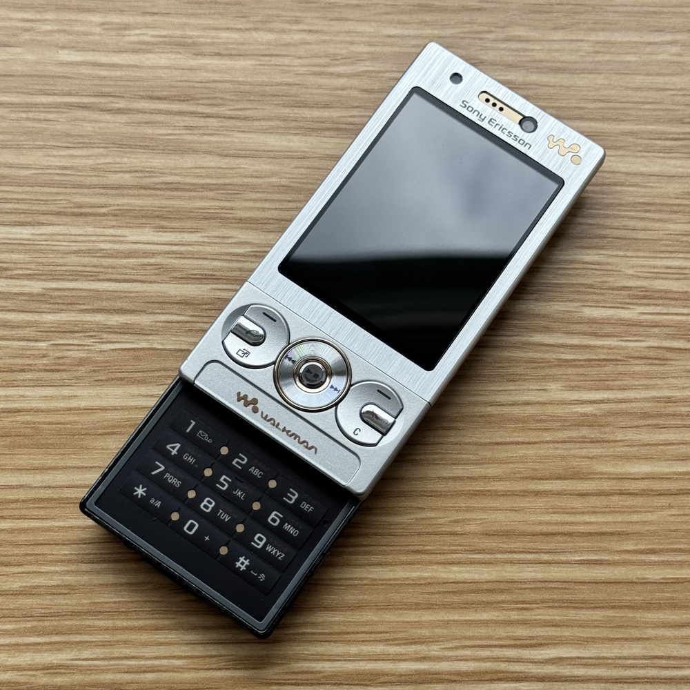 Мобильный телефон Sony Ericsson W705, серебристый - купить по выгодной цене  в интернет-магазине OZON (1580808217)