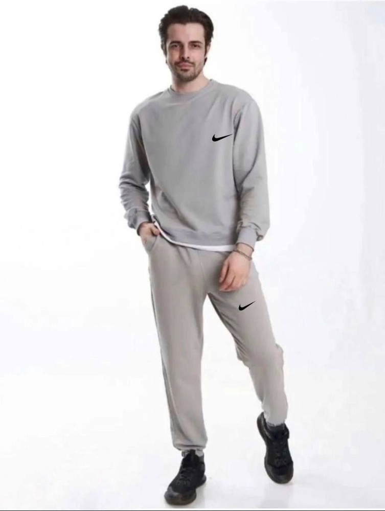 Костюм спортивный Nike #1