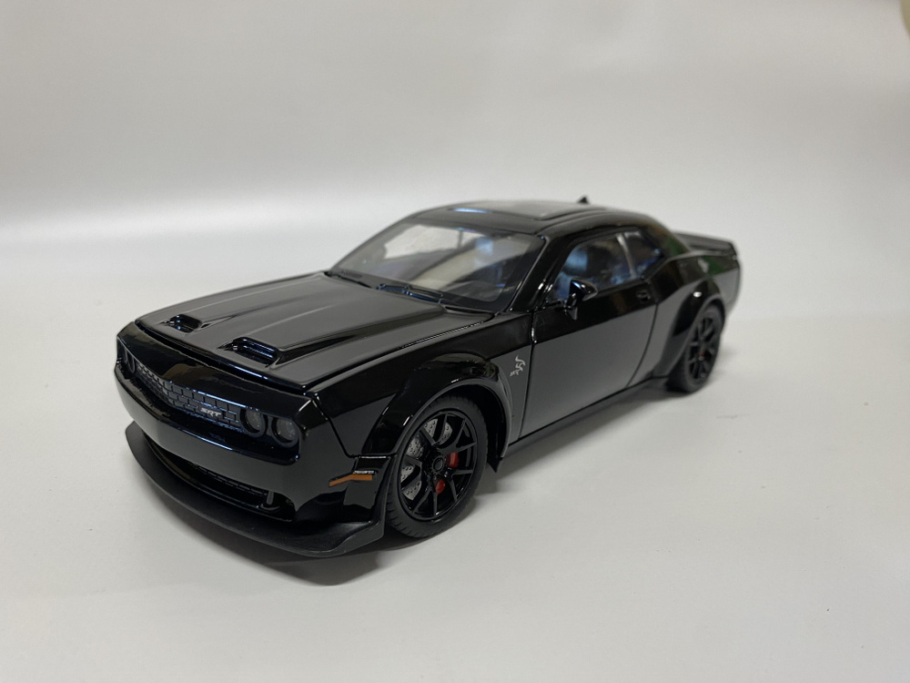 Машинка инерционная Dodge Challenger металлическая модель 1:24 Додж Челленджер черный 21см, со светом #1