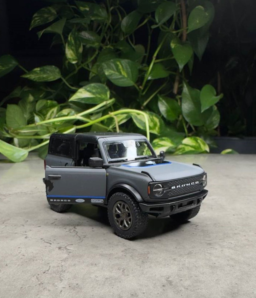 Машинка металлическая Форд Бронко с принтом 2022 Ford Bronco Kinsmart 1:34 5438FBKT инерционная, цвет #1