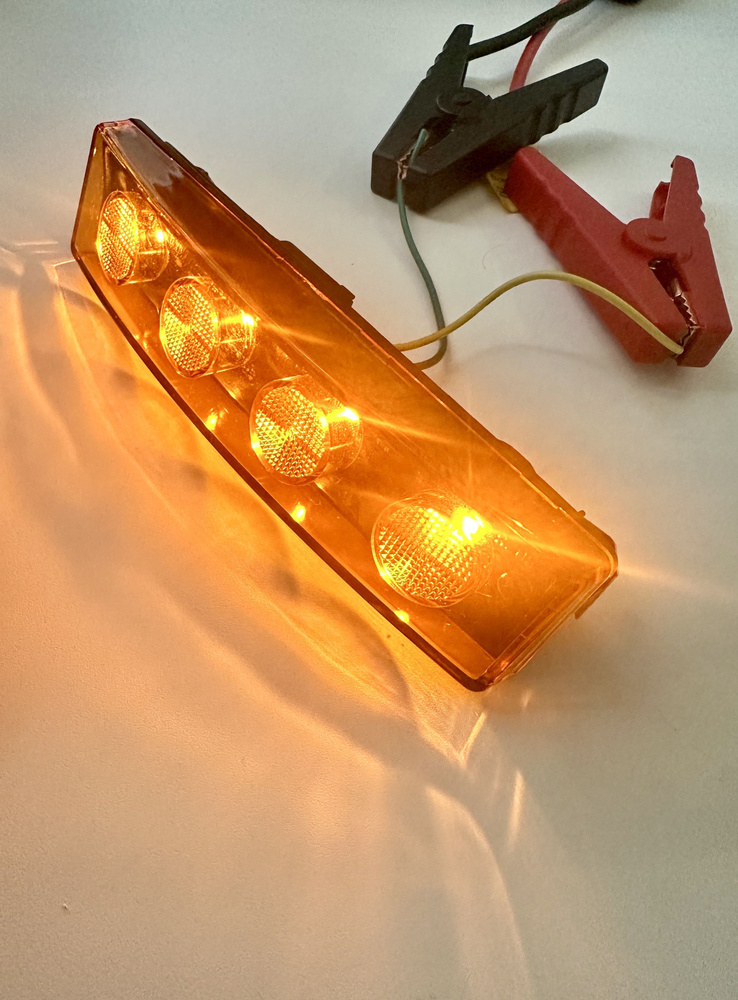 Оранжевый фонарь козырька грузовика с разъемом LED 1 шт. на Scania