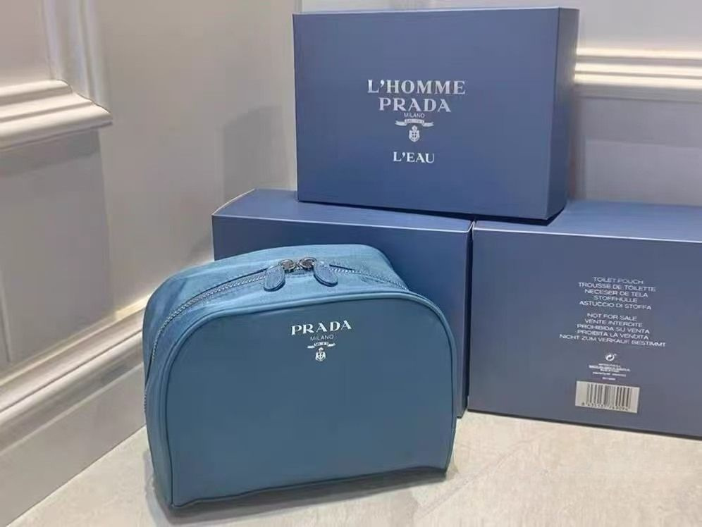 Prada Косметичка #1