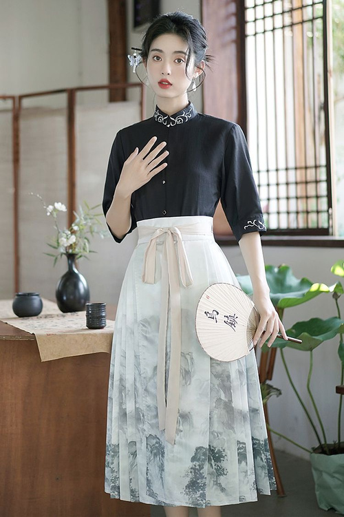 Бодибилдер әйелмен ауыр секс Эрик Найтли ақшаға арналған порно