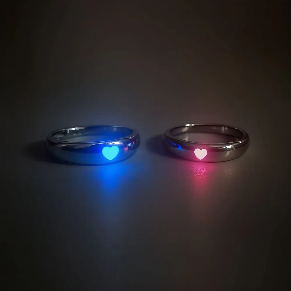 Комплект из 2 безразмерных колец "Светящиеся сердца", вариант
