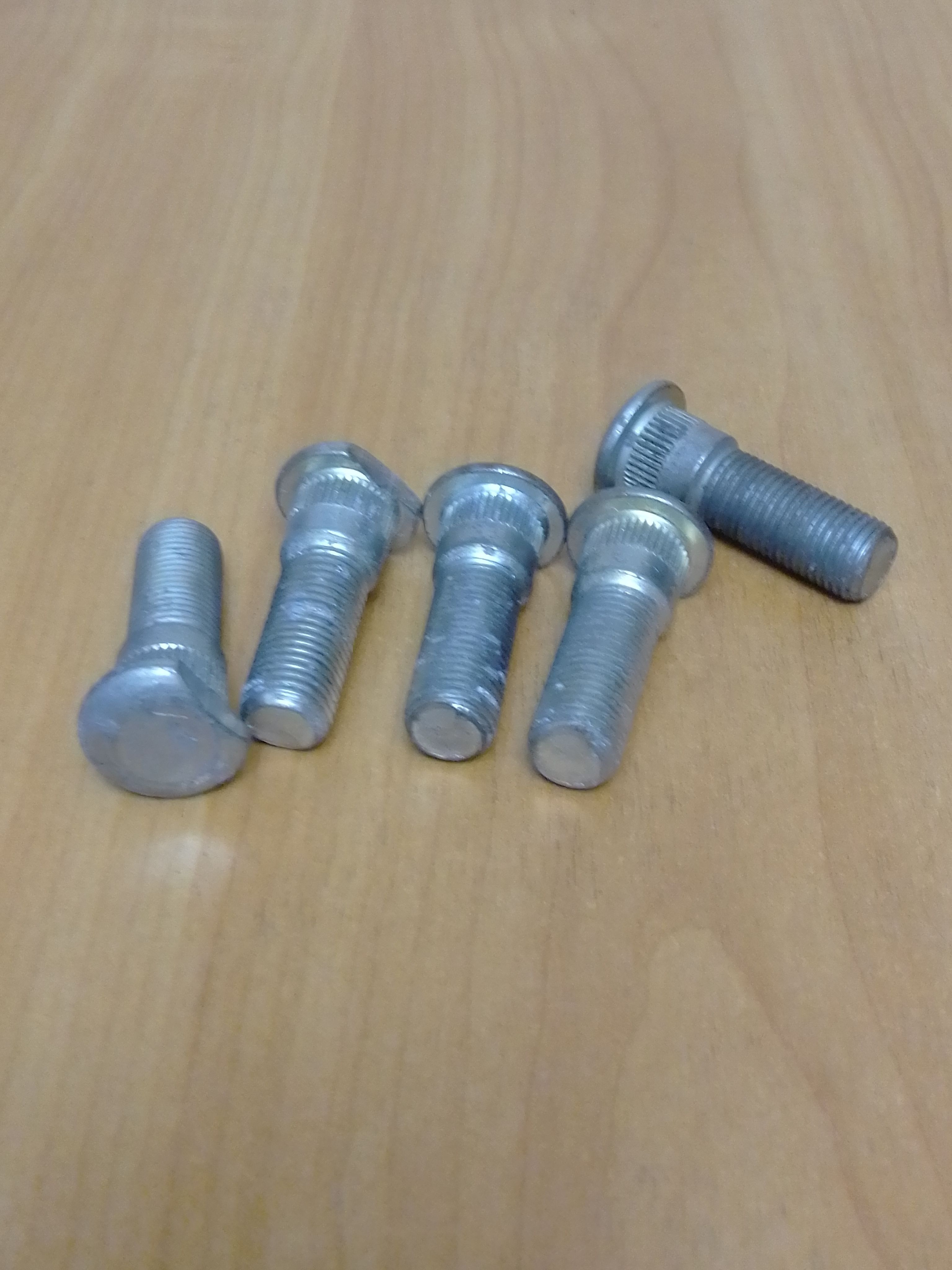 Шпилька М14*1 5*50 переднего моста ГАЗ 66  3308 (Кр.Этна)