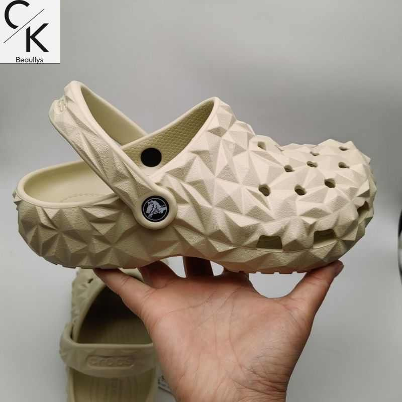 Босоножки Crocs Sarah Clog #1