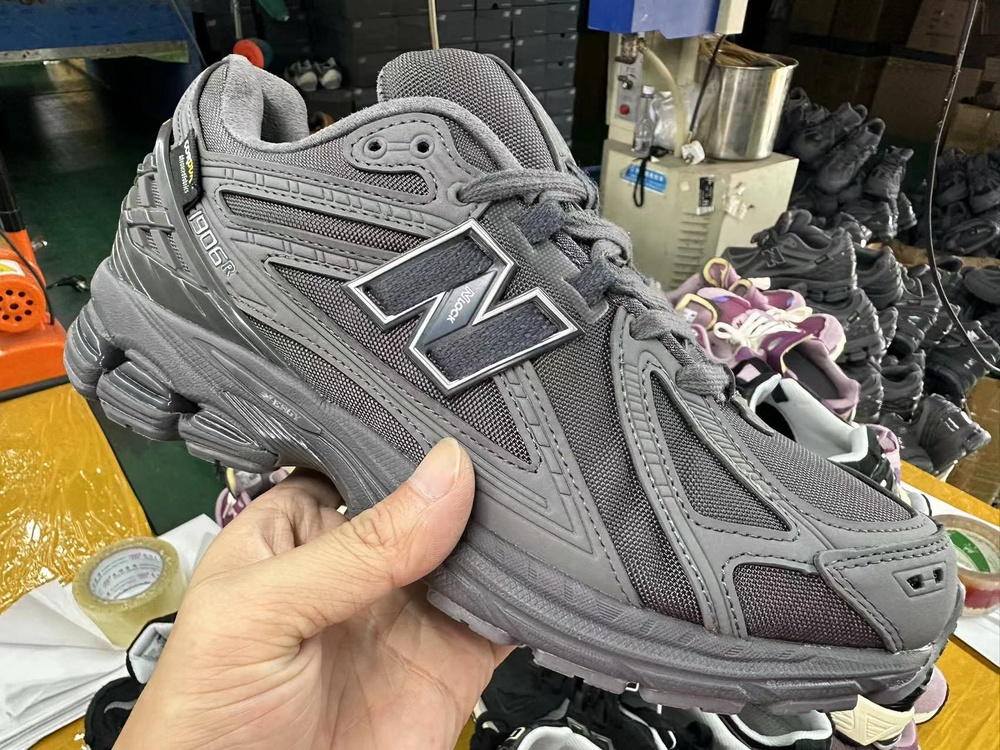 Кроссовки New Balance Весь мир моды #1