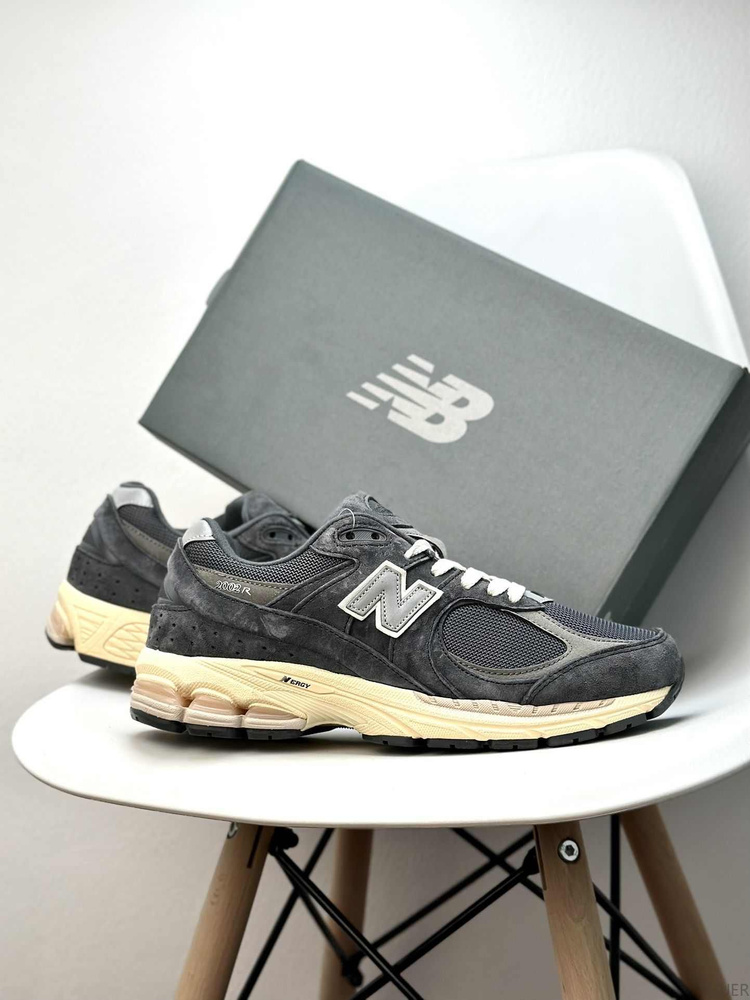 Кроссовки New Balance NB 2002R #1