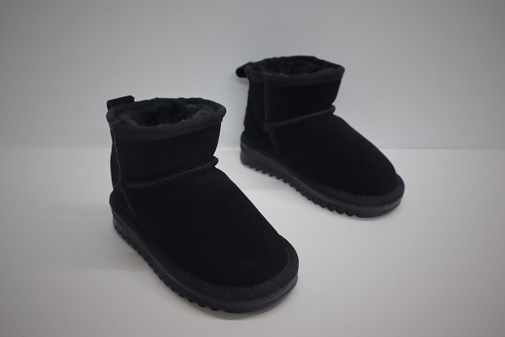 Сноубутсы UGG #1