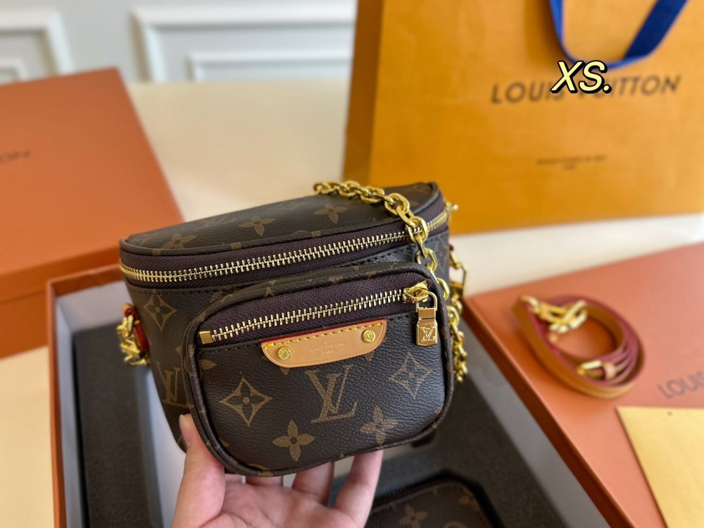 Louis Vuitton Сумка на пояс #1