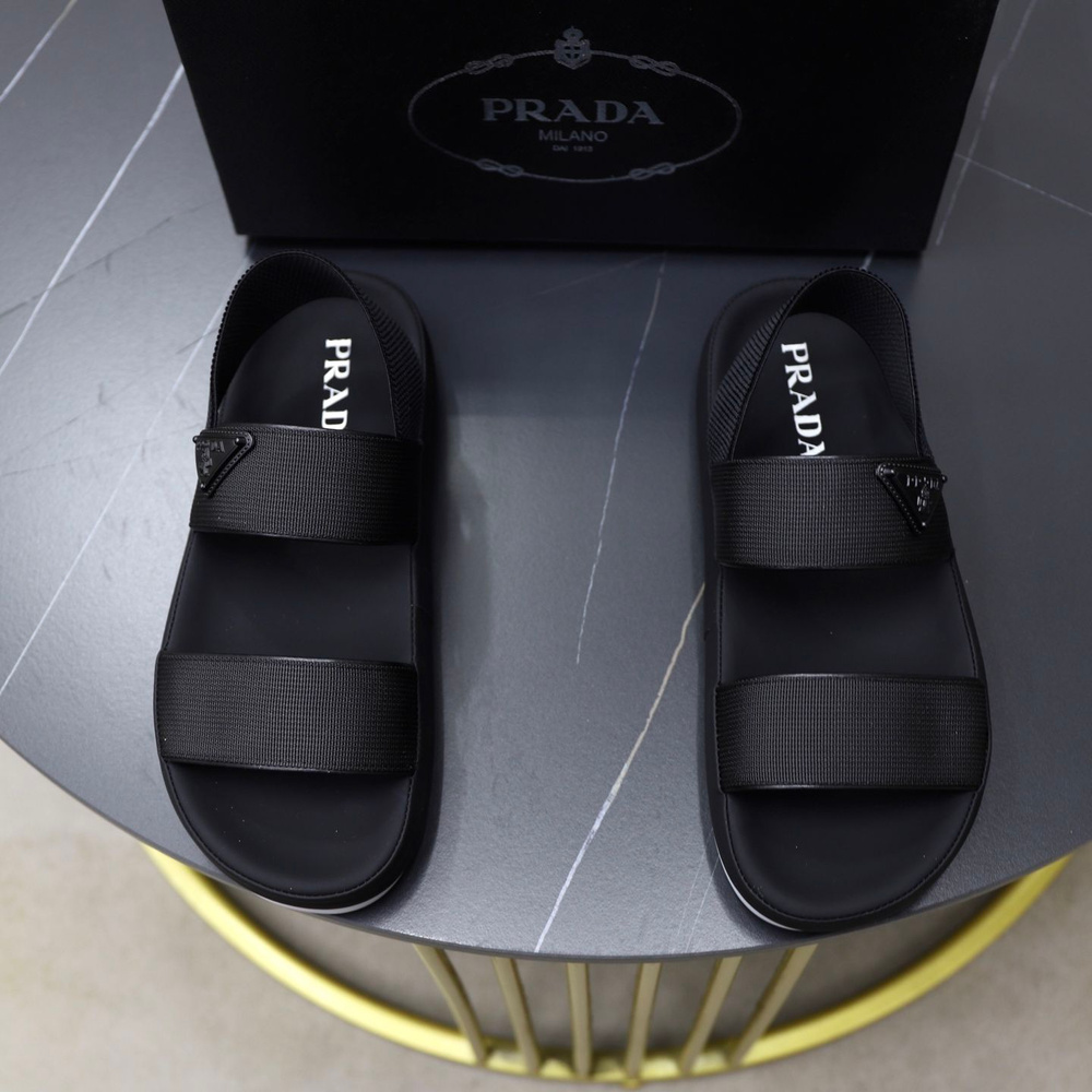 Тапочки Prada #1