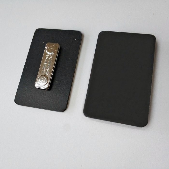 Бейджи металлические на магните. Заказ бейджика на магните. Магнитный бейдж. Заказ бейджика на магните. Бейджи пластиковые с окошком.