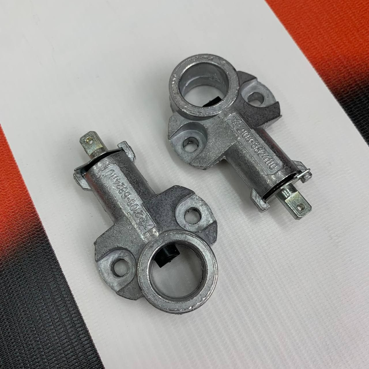 Замки спинки заднего сидения (2шт) для Ваз 2108-21099,2113-2115,Нива ...