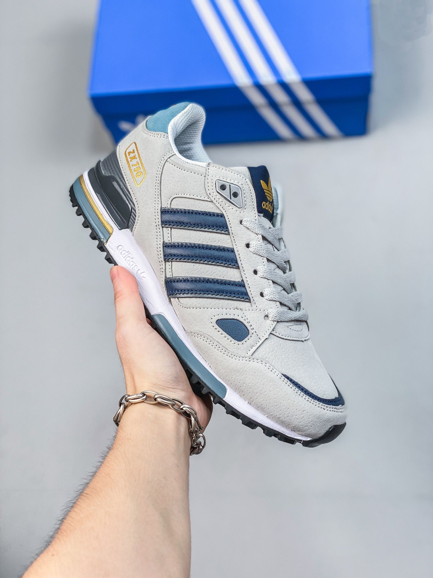 КроссовкиAdidasZX750ZA63