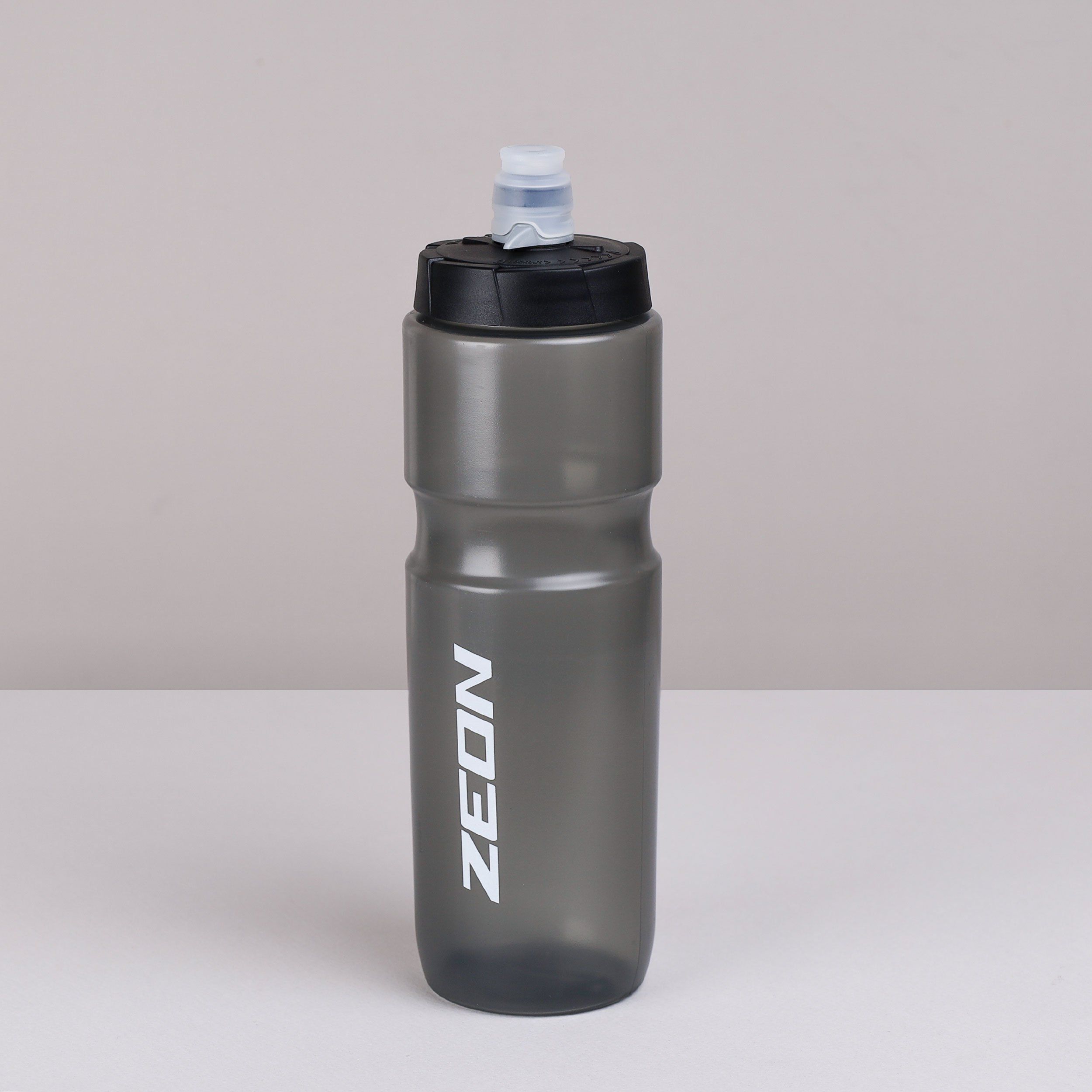 Бутылка для воды велосипедная ZEON WB226 гоночная 750 мл, клапан кэмэлбак, черная Бутылка для воды велосипедная ZEON WB226 гоночная 750 мл, клапан кэмэлбак, черная