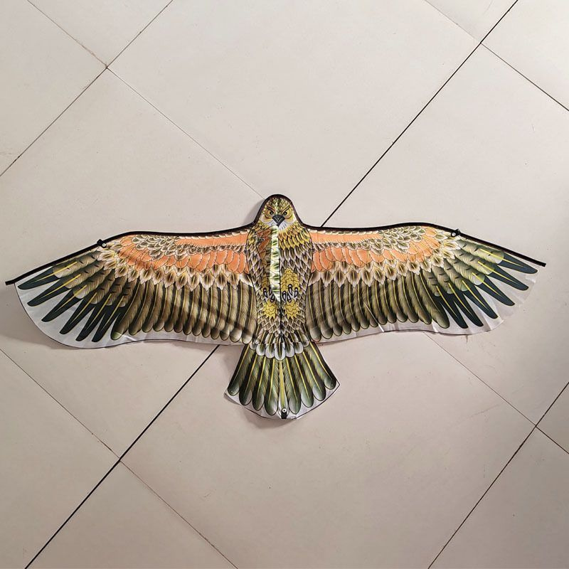 Воздушный змей-орел для того, чтобы гонять птиц и пугать их воздушным ...