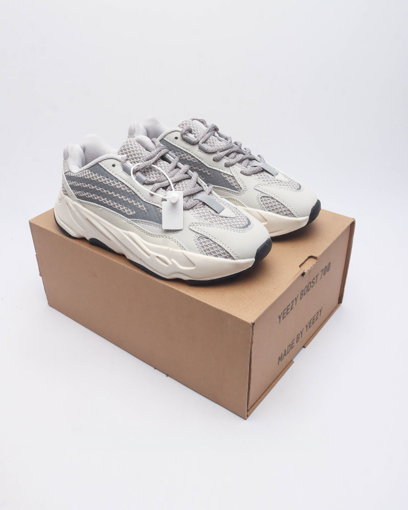 Кроссовки adidas Yeezy boost 700 V2 #1