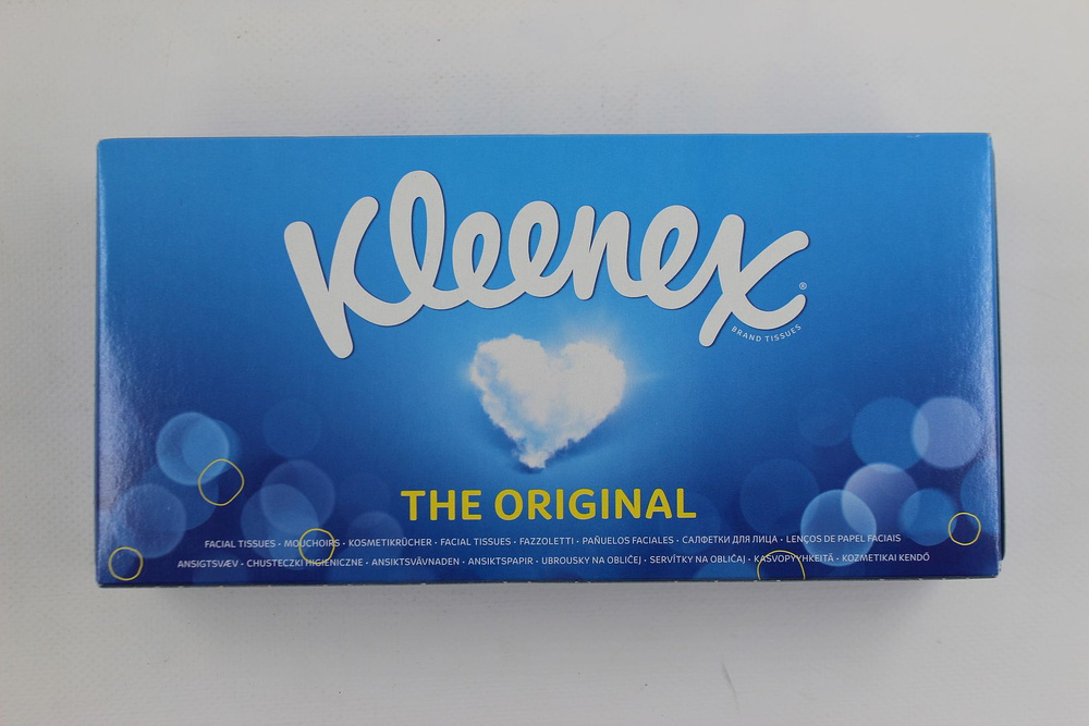 KG8824 Бумажные салфетки для лица Kleenex, в бело-синей коробке, 20х20 см, 72 шт/уп  #1