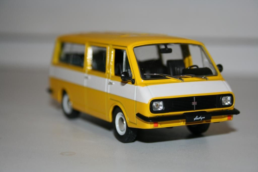 希少】ソ連製 ミニカー RAF-2203 ラトビア 1/43 ミリツィア Модель