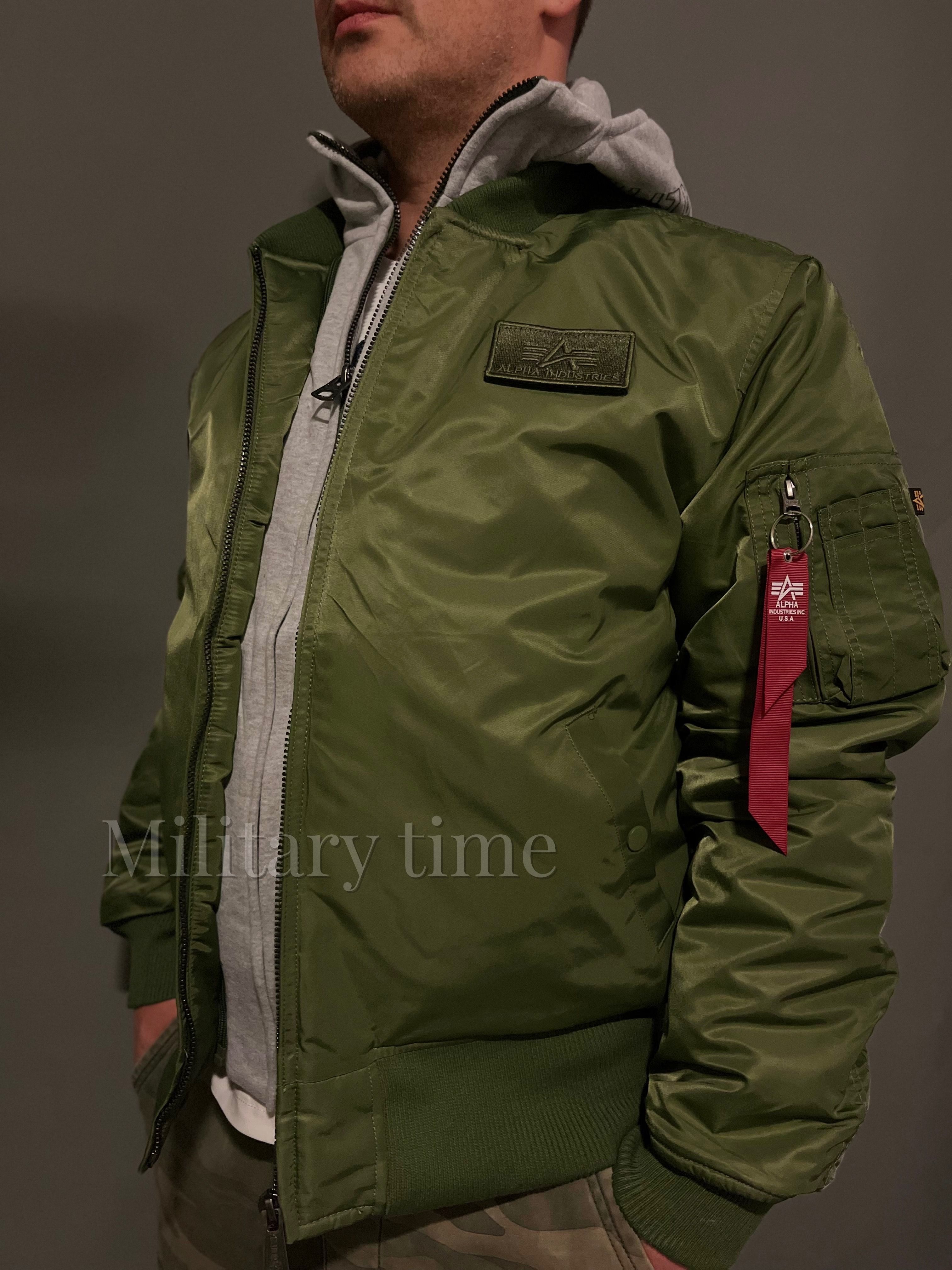 КурткаAlphaIndustries