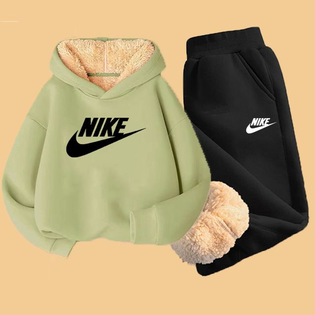 Костюм спортивный Nike #1