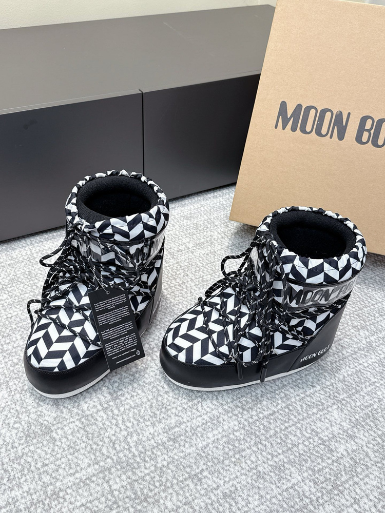 Ботинки Moon Boot #1