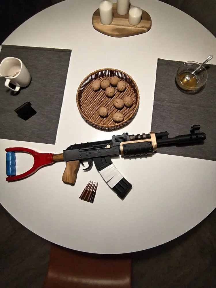 Штурмовая винтовка (Калаш), золотой, 80см