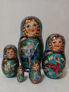 Матрёшка коллекционная авторская ручная работа "Алиса" 5 мест Подобрали для вас