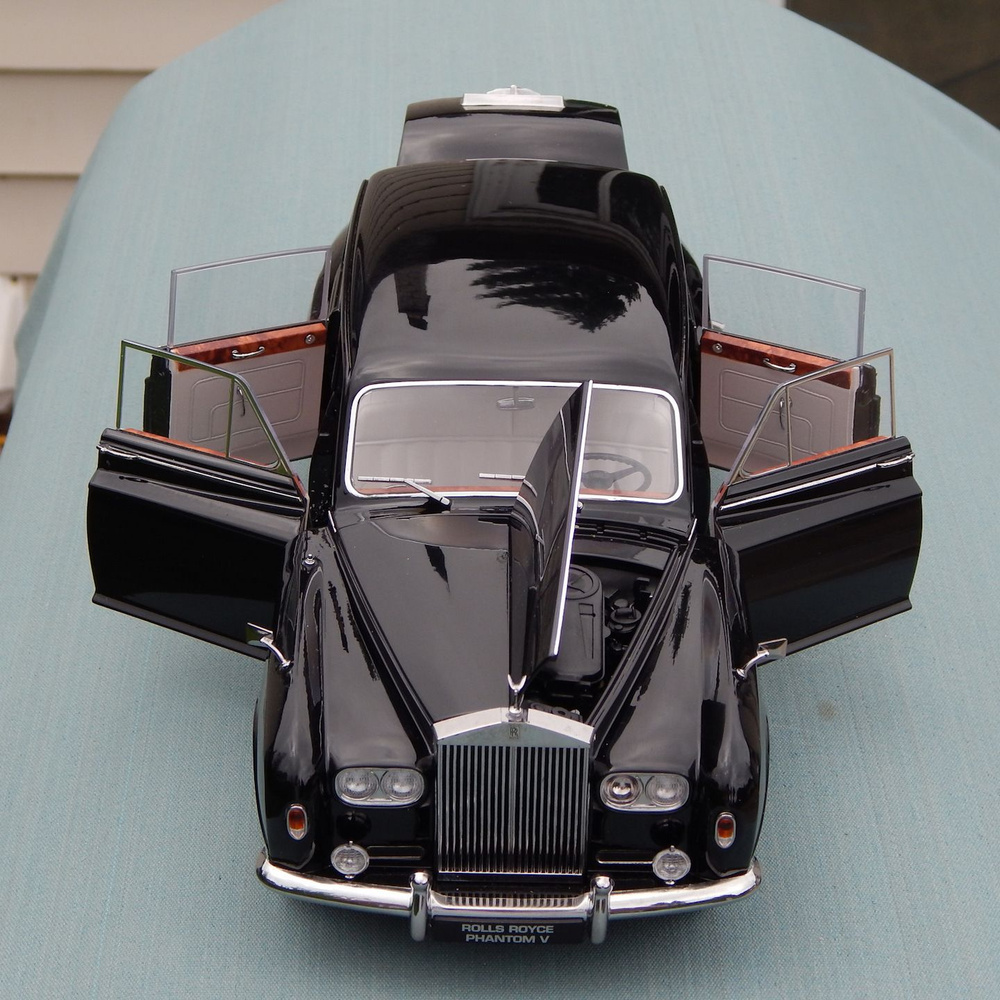 Модель автомобиля Rolls-Royce Ролс-Ройс в подарочной коробке ...