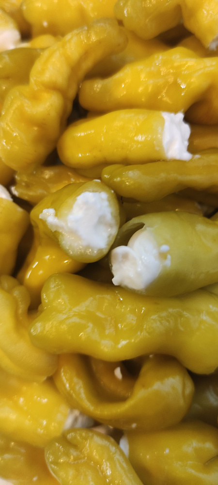 Антипасти пеперончини фаршированный сливочным сыром - купить с ...