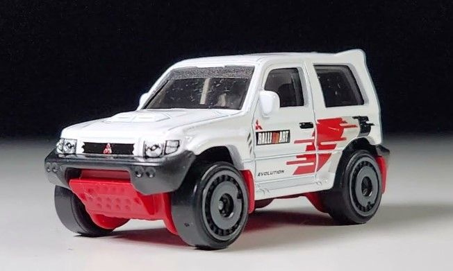 Машинка Hot Wheels игрушка Mitsubishi Pajero Evolution C4982_HKK36 #1