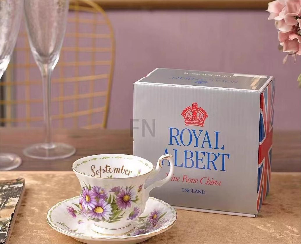 Чайная пара Royal Albert. Серия "Цветок месяца". Англия. Костяной фарфор. Клеймо 70-е гг. Сентябрьские #1