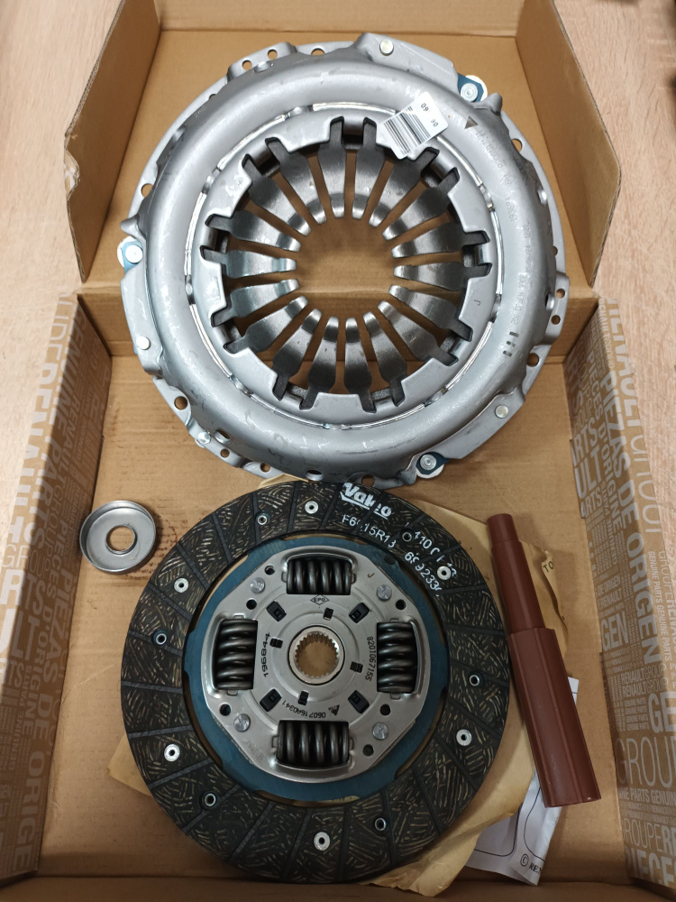 Комплект сцепления Рено Логан, Ларгус, Меган 2, Флюенс 16V без выжимного Original 302050901R #1