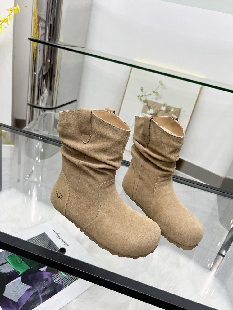 Ботинки для треккинга UGG #1