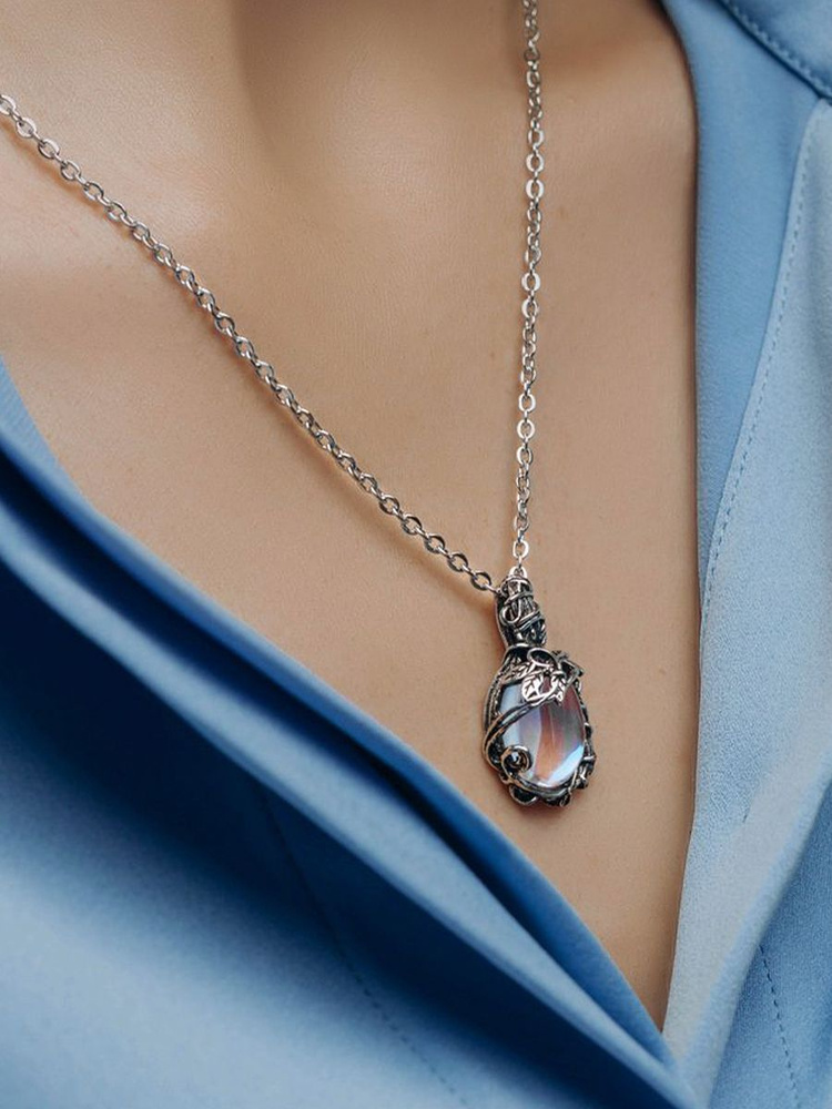 лунный камень на цепочке