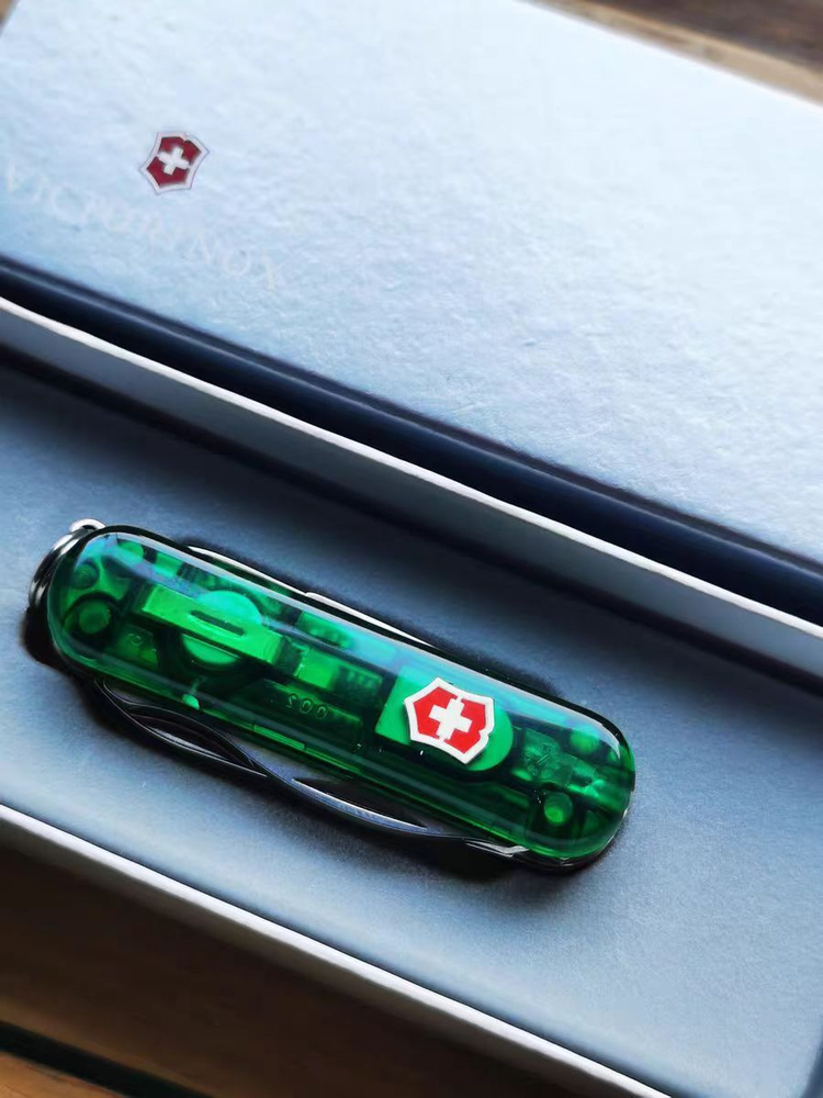 Victorinox Midnight Manager Swiss Army Knife - 10 Functions With LED Light & Ballpoint Pen, 58mm - View #3